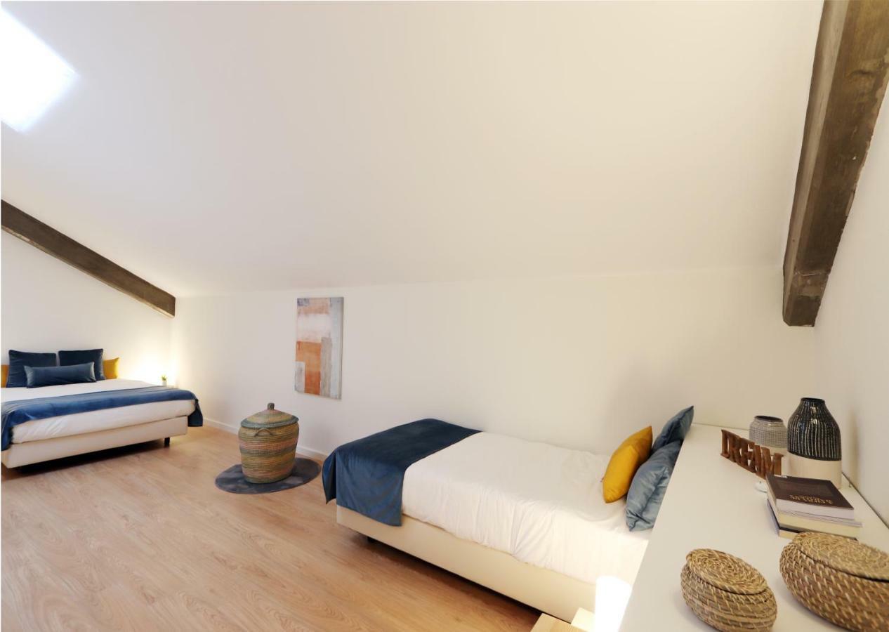Hm - Living Batalha Square 2 Porto Exterior photo